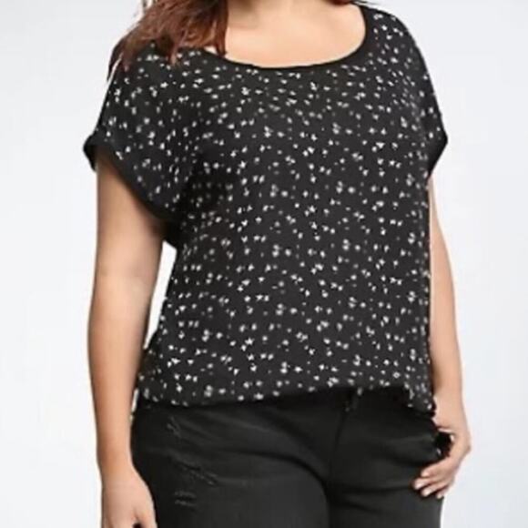 Torrid star print women’s shirt short sleeve blouse black and white size 2 - Picture 1 of 6